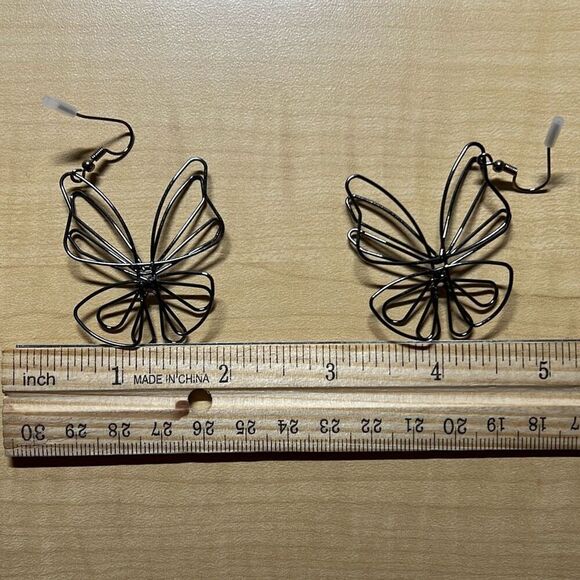 Butterfly wire earrings - Picture 2 of 3